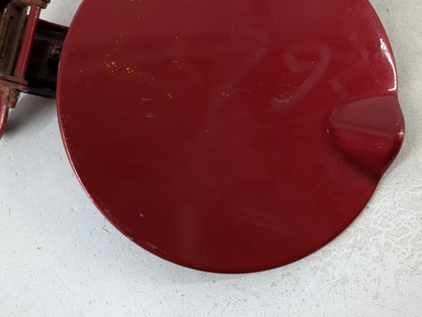 2009 Volkswagen Routan Fuel Tank Door Lid Gas Tank Red - Oemusedautoparts1.com