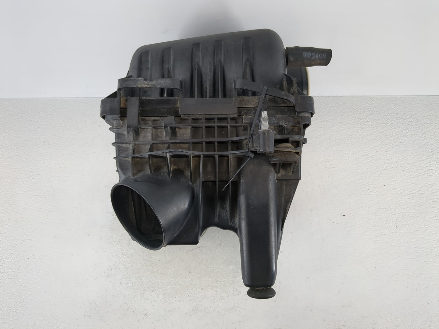 2009-2010 Volkswagen Routan Air Cleaner Intake-duct Hose Tube - Oemusedautoparts1.com