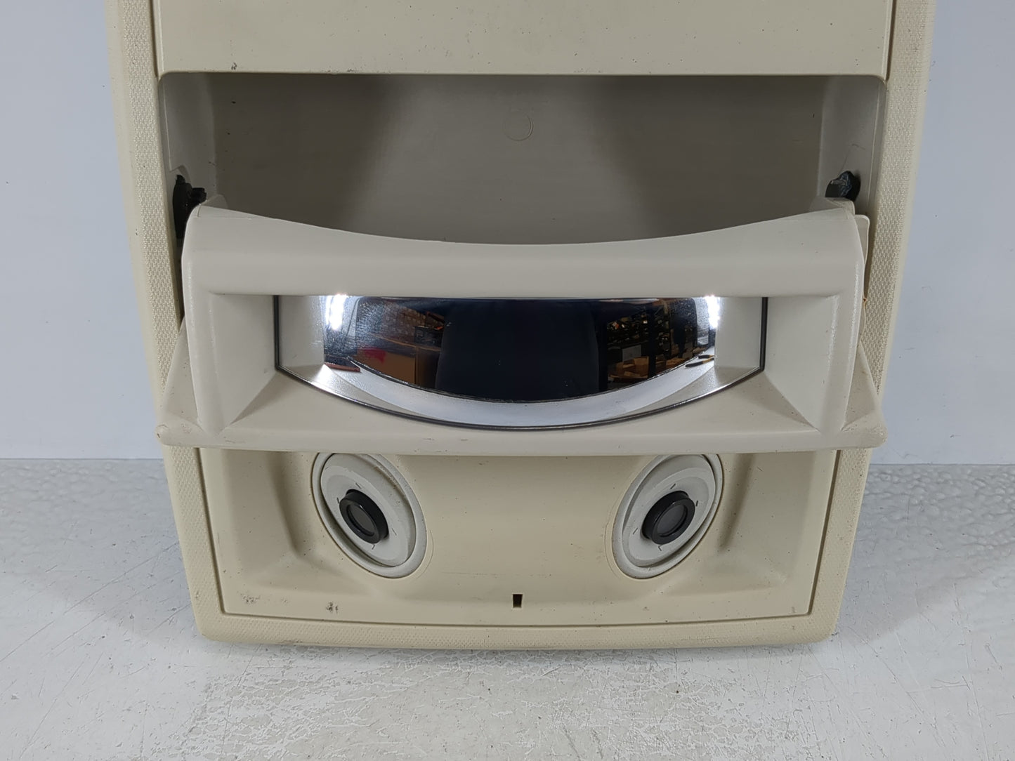 2009-2014 Volkswagen Routan Overhead Roof Console Interior Dome Light - Oemusedautoparts1.com
