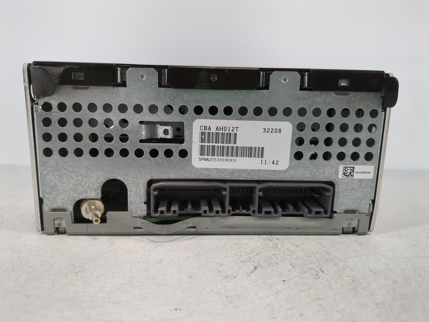 2009-2011 Volkswagen Routan Radio AM FM Cd Player Receiver Replacement P/N:P68025023AD Fits Fits 2009 2010 2011 OEM Used Aut
