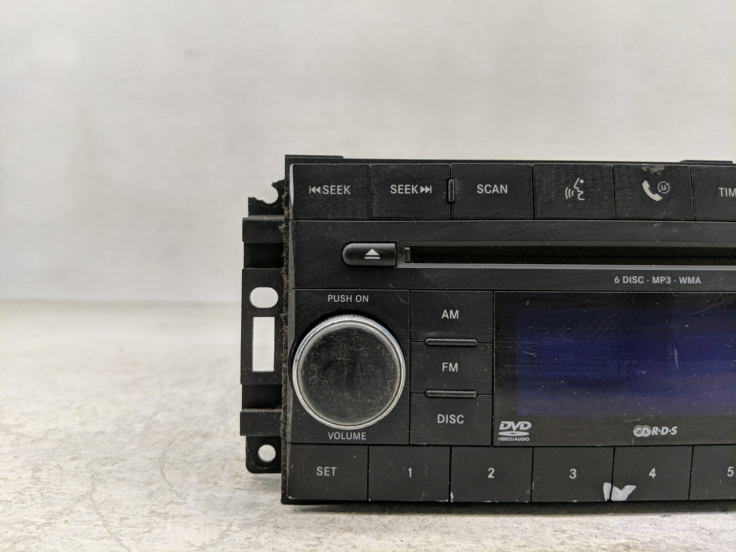 2009-2011 Volkswagen Routan Radio AM FM Cd Player Receiver Replacement P/N:05064931AC Fits Fits 2009 2010 2011 OEM Used Auto