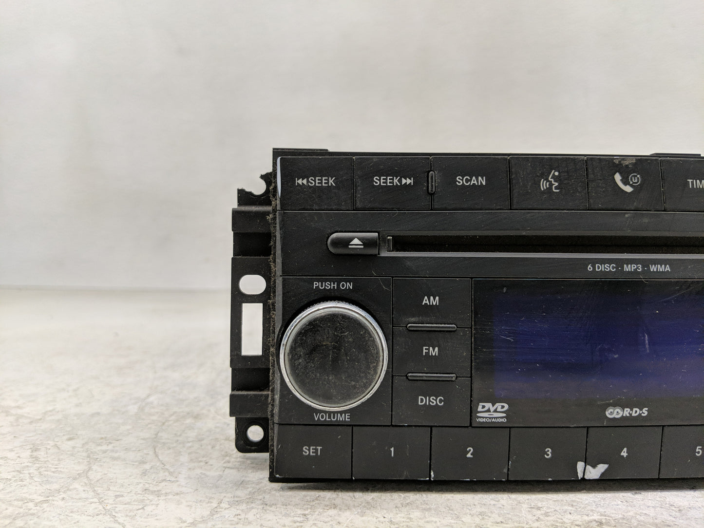 2009-2011 Volkswagen Routan Radio AM FM Cd Player Receiver Replacement P/N:05064931AC Fits Fits 2009 2010 2011 OEM Used Auto