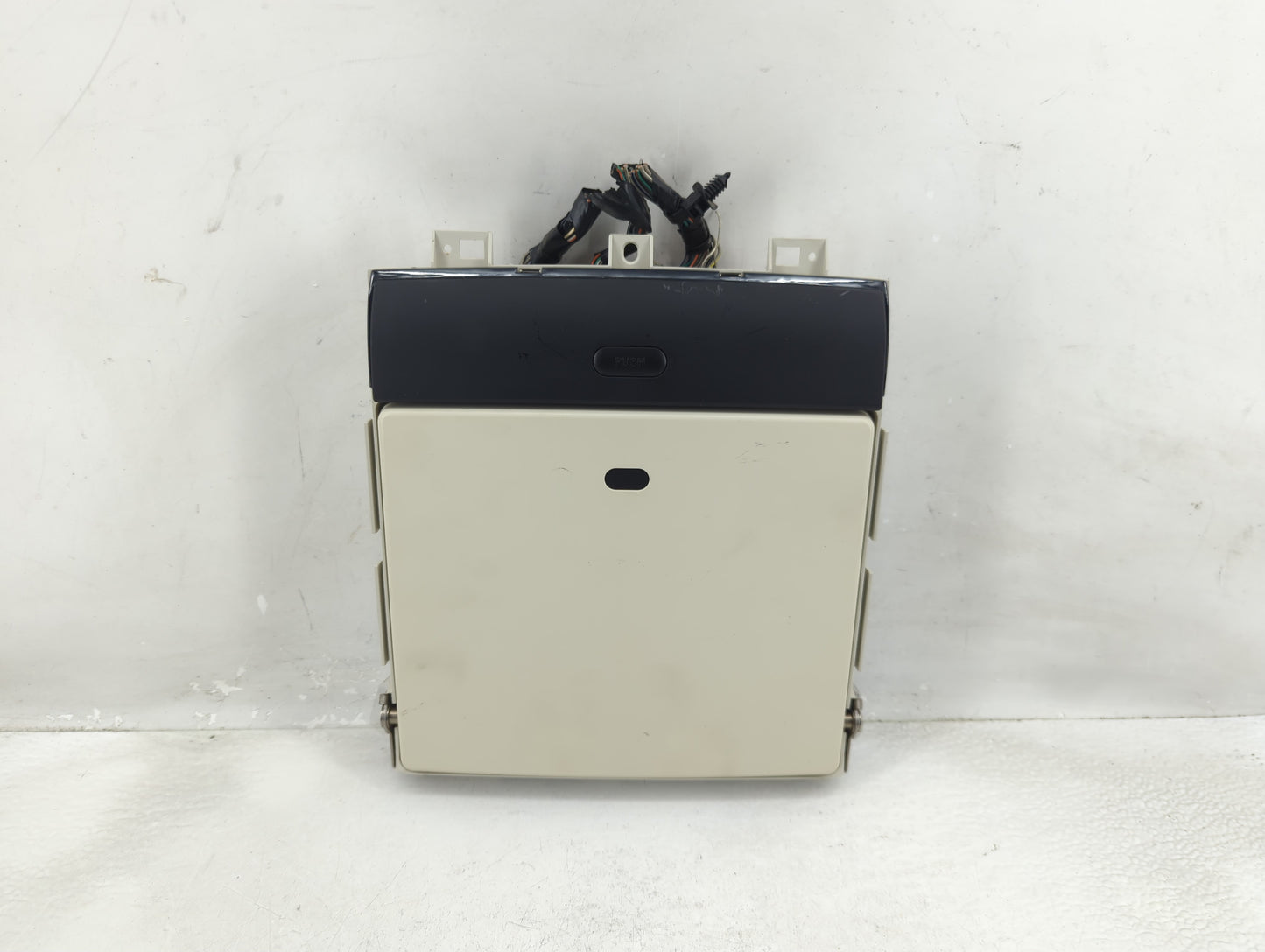 2009-2014 Volkswagen Routan Information Display Screen - Oemusedautoparts1.com
