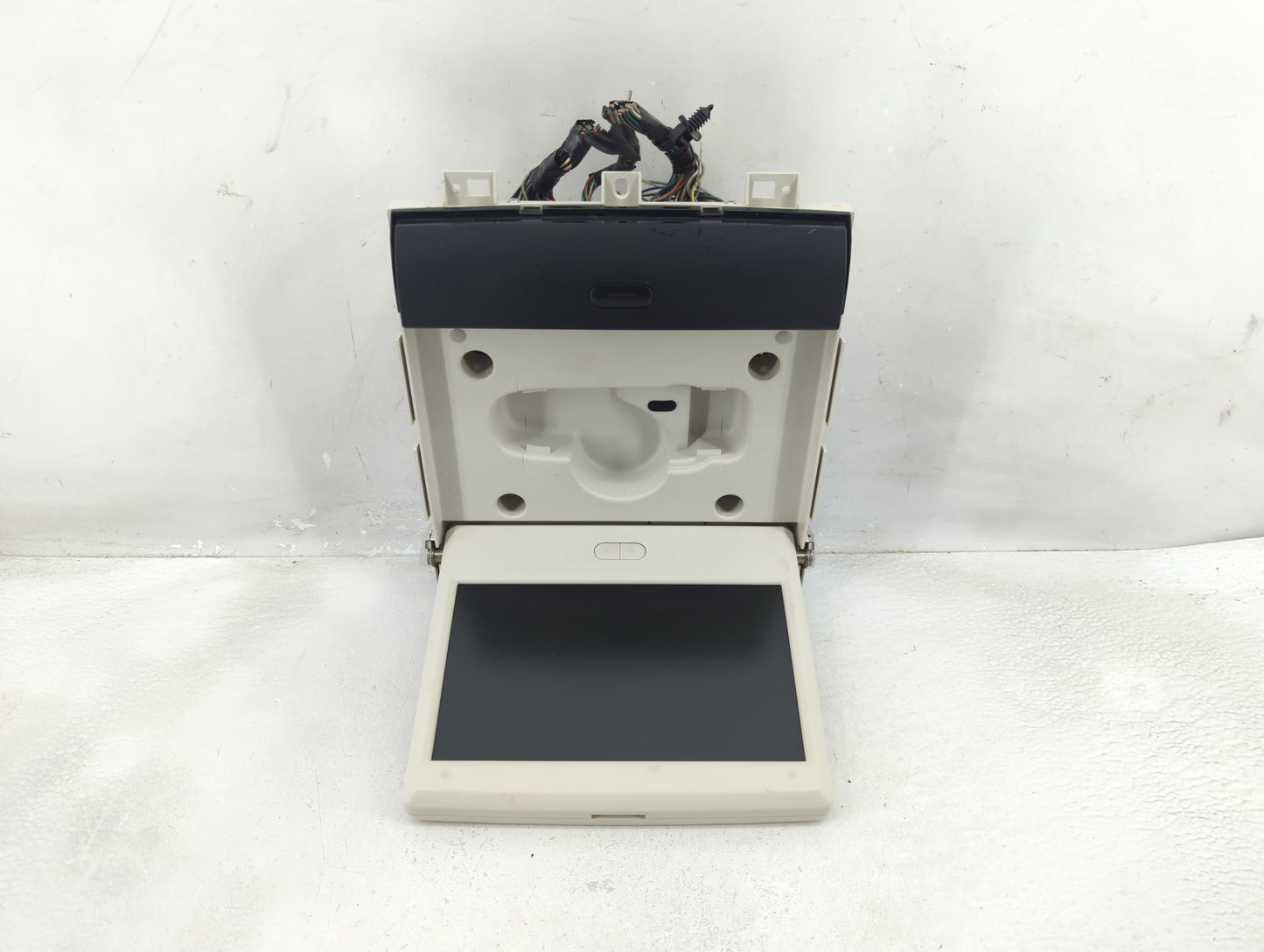 2009-2014 Volkswagen Routan Information Display Screen - Oemusedautoparts1.com