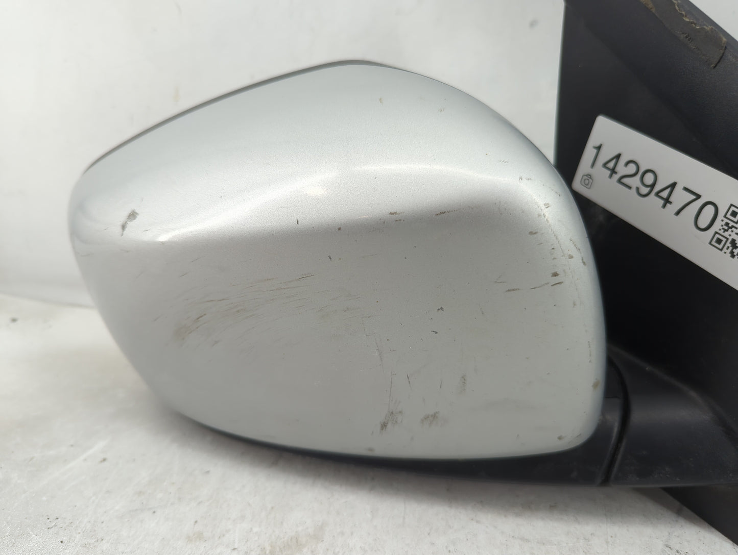 2009-2014 Volkswagen Routan Passenger Side View Mirror - Right Door Mirror OEM Used - Oemusedautoparts1.com