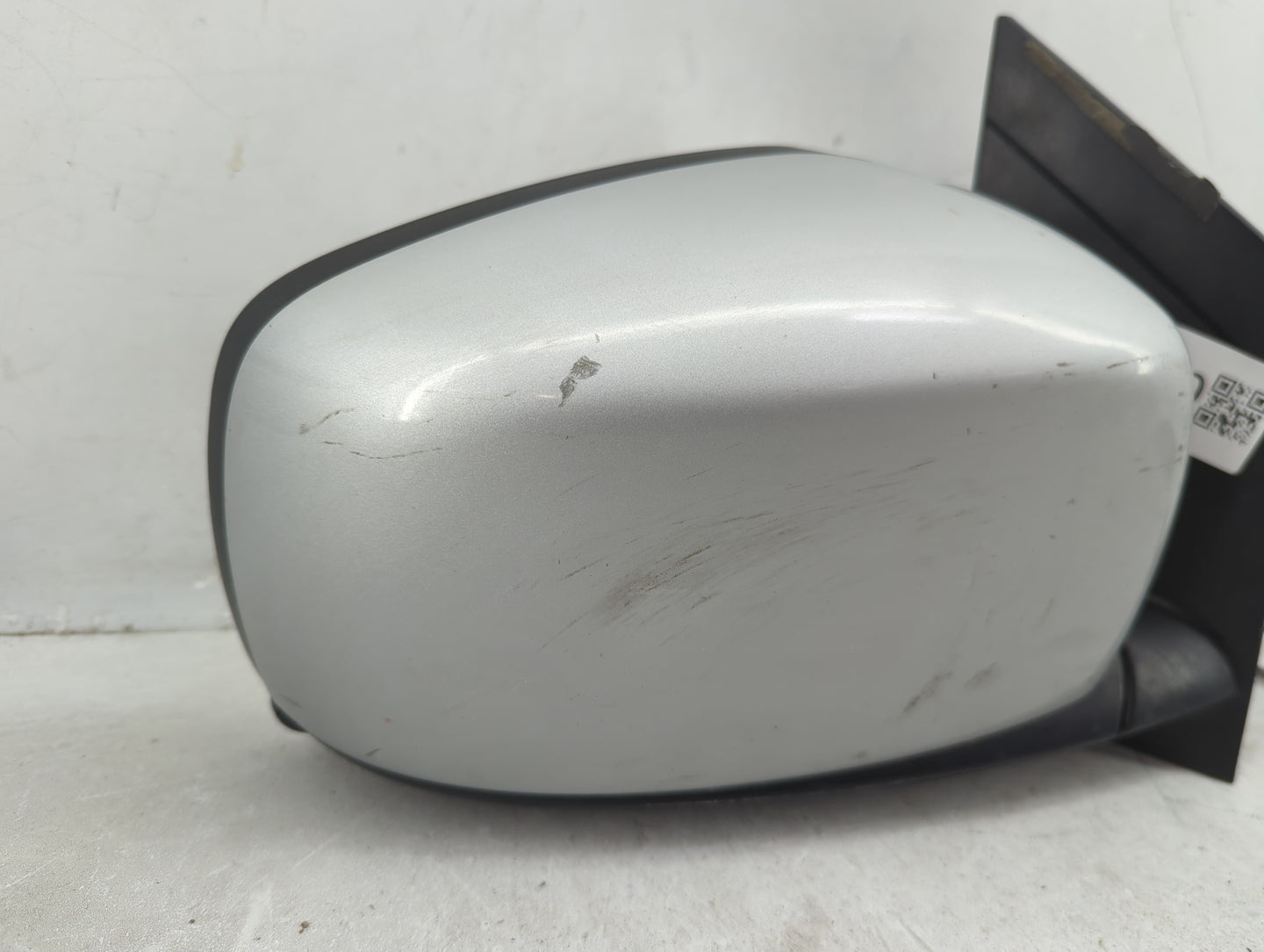 2009-2014 Volkswagen Routan Passenger Side View Mirror - Right Door Mirror OEM Used - Oemusedautoparts1.com