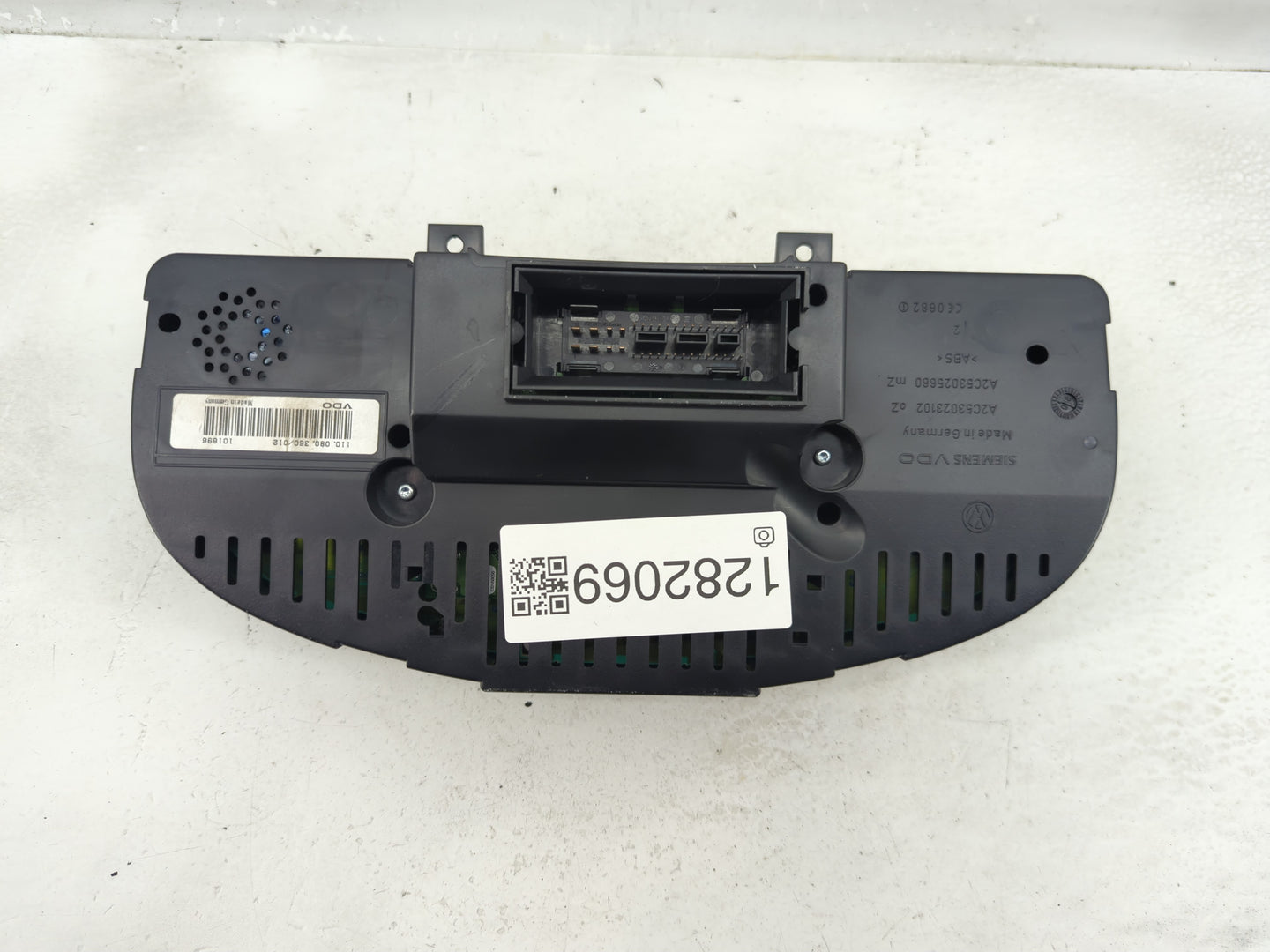 2009 Volkswagen Tiguan Instrument Cluster Speedometer Gauges P/N:A2C53025660 A2C53023102 Fits OEM Used Auto Parts - Oemuseda