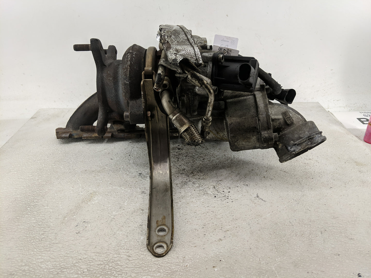 2009 Volkswagen Tiguan Turbocharger Exhaust Manifold With Turbo Charger - Oemusedautoparts1.com