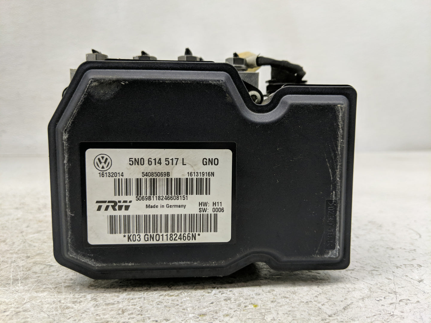 2009 Volkswagen Tiguan ABS Pump Control Module Replacement P/N:16131916N 5N0 614 517 L Fits OEM Used Auto Parts - Oemusedaut