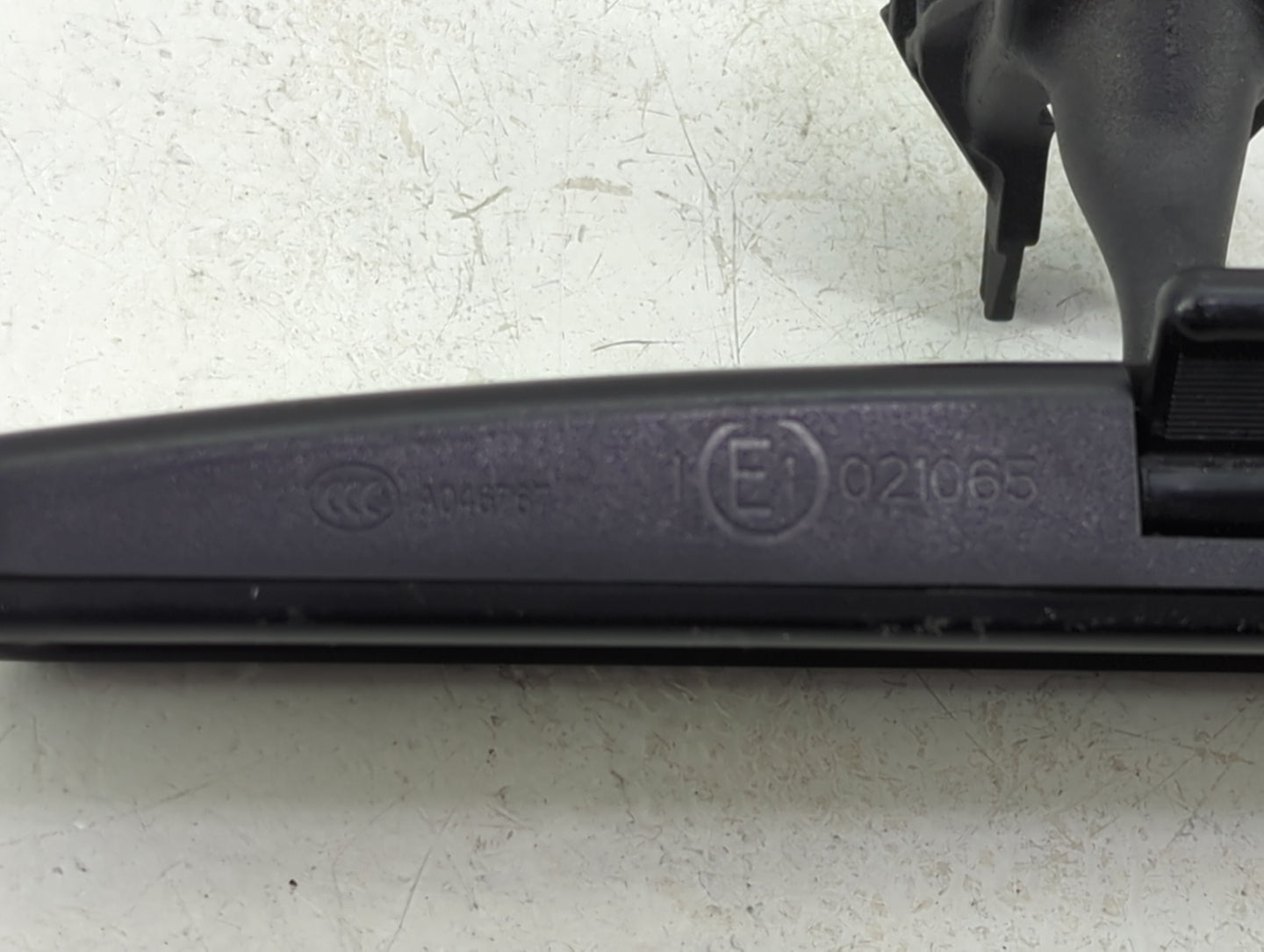 2009-2018 Volkswagen Tiguan Interior Rear View Mirror Replacement OEM P/N:e1021065 Fits OEM Used Auto Parts - Oemusedautopar