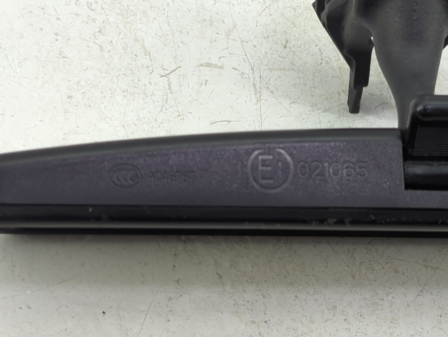 2009-2018 Volkswagen Tiguan Interior Rear View Mirror Replacement OEM P/N:e1021065 Fits OEM Used Auto Parts - Oemusedautopar