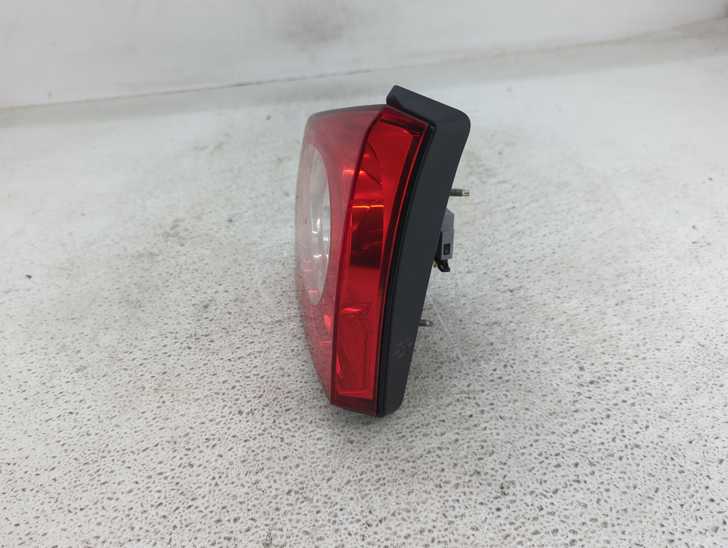 2009-2011 Volkswagen Tiguan Tail Light Assembly Passenger Right OEM Fits Fits 2009 2010 2011 OEM Used Auto Parts - Oemusedau