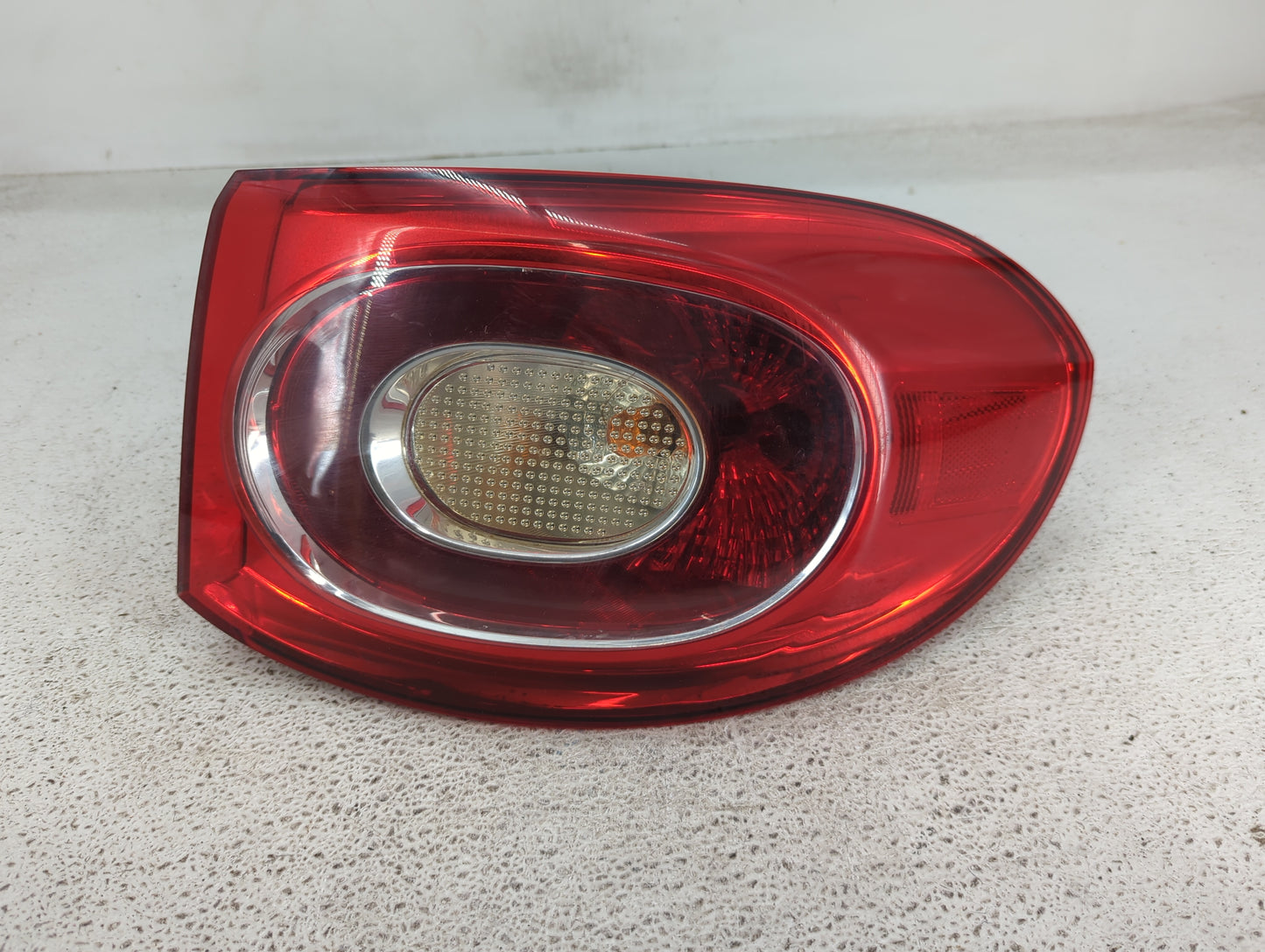 2009-2011 Volkswagen Tiguan Tail Light Assembly Passenger Right OEM P/N:5N0 945 258 Fits Fits 2009 2010 2011 OEM Used Auto P