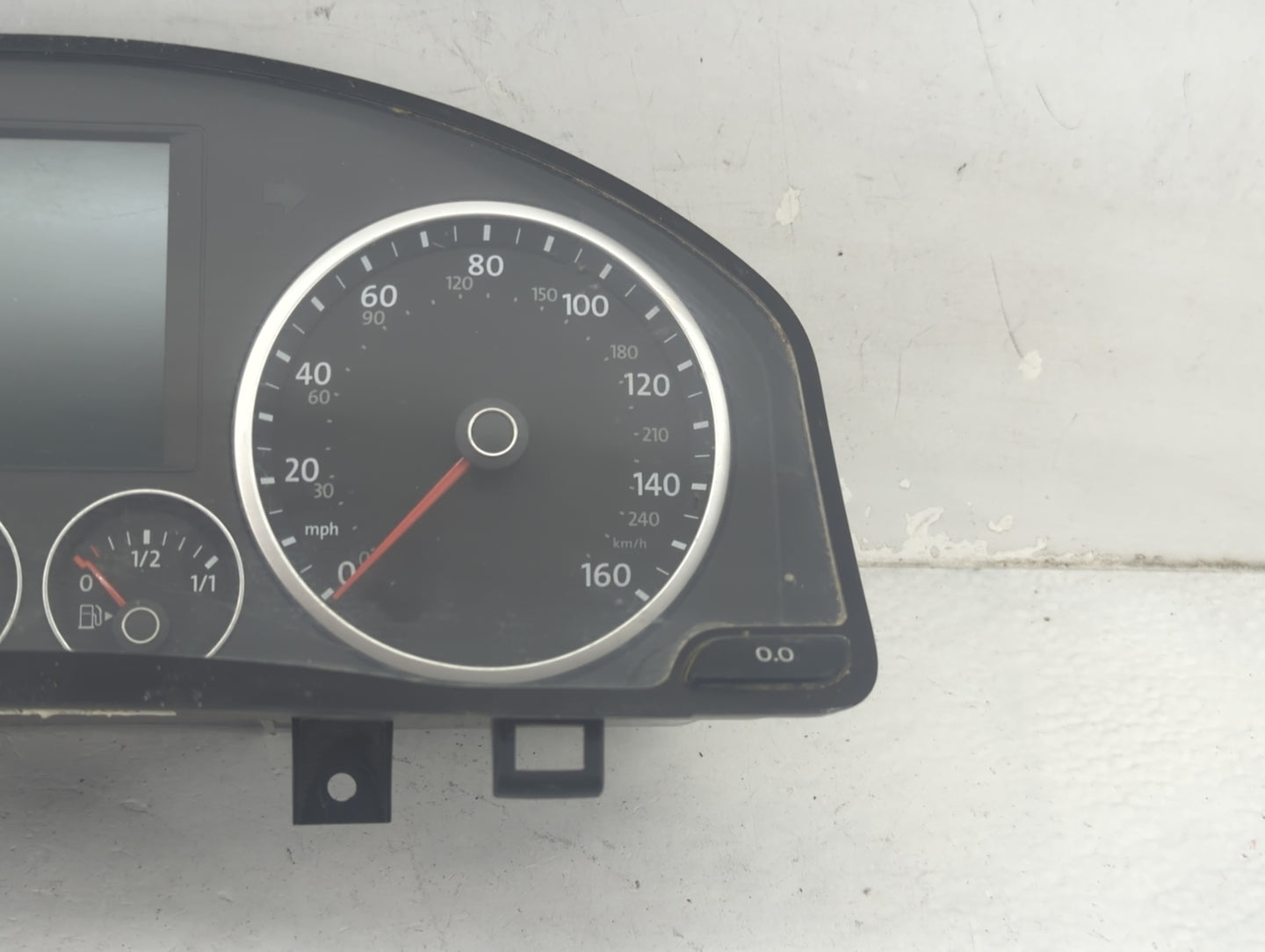 2009 Volkswagen Tiguan Instrument Cluster Speedometer Gauges P/N:5N0920970F V0003000 Fits OEM Used Auto Parts - Oemusedautop