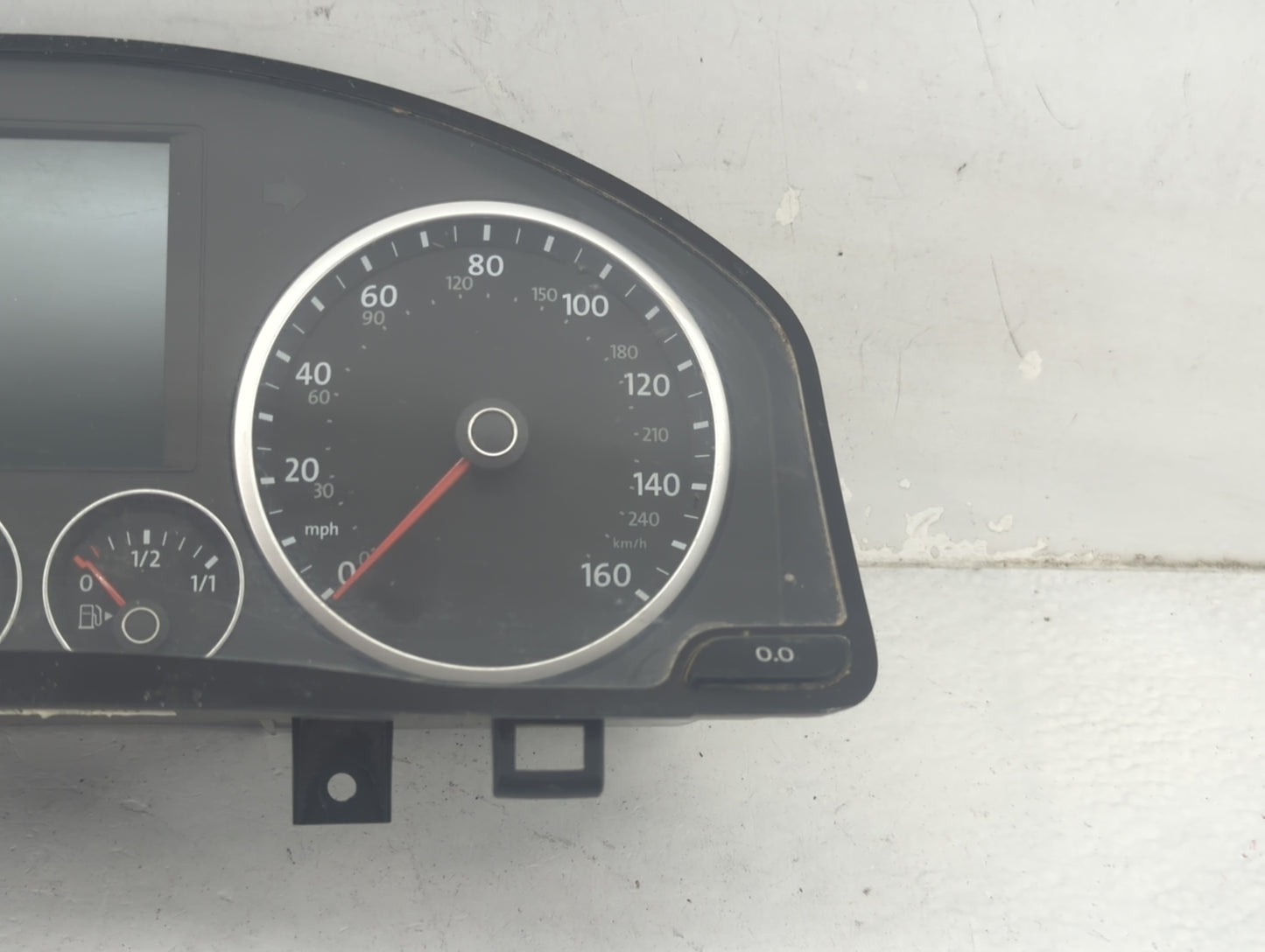 2009 Volkswagen Tiguan Instrument Cluster Speedometer Gauges P/N:5N0920970F V0003000 Fits OEM Used Auto Parts - Oemusedautop