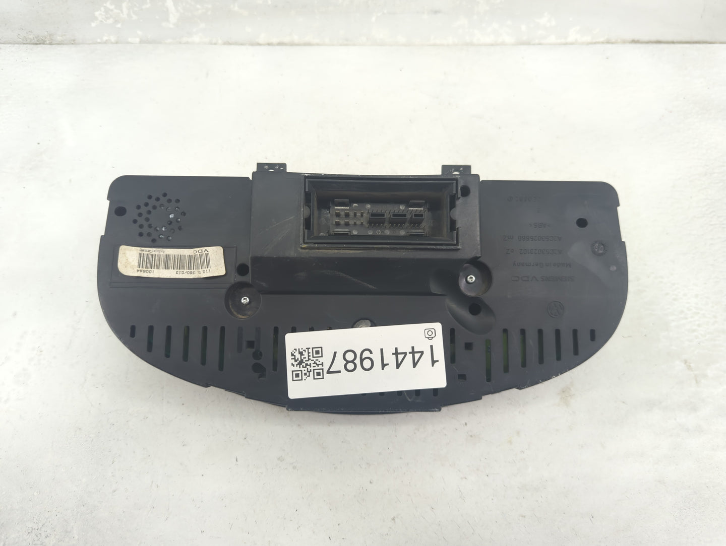 2009 Volkswagen Tiguan Instrument Cluster Speedometer Gauges P/N:5N0920970F V0003000 Fits OEM Used Auto Parts - Oemusedautop