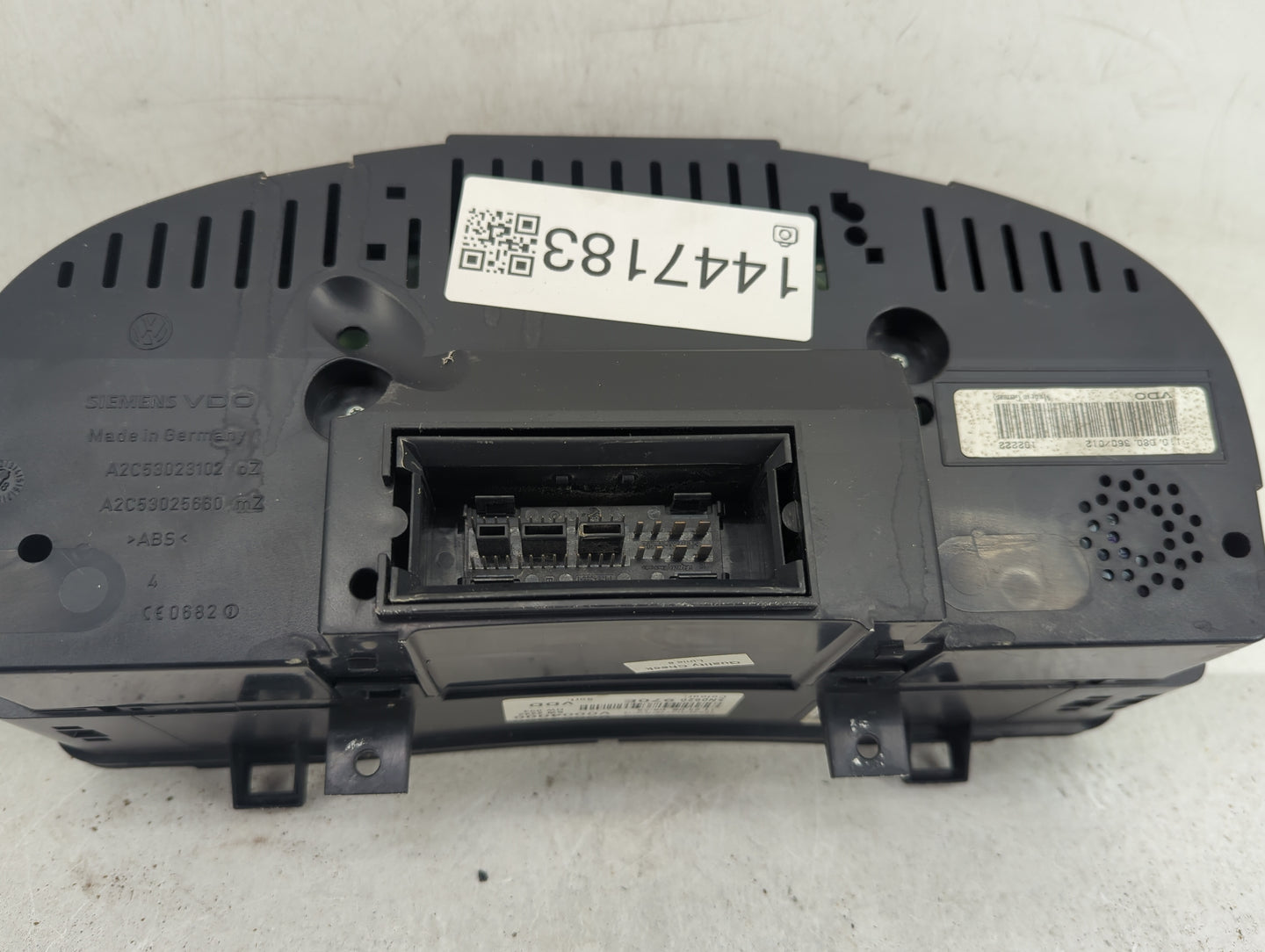 2009 Volkswagen Tiguan Instrument Cluster Speedometer Gauges P/N:A2C53023102 A2C53025660 Fits OEM Used Auto Parts - Oemuseda