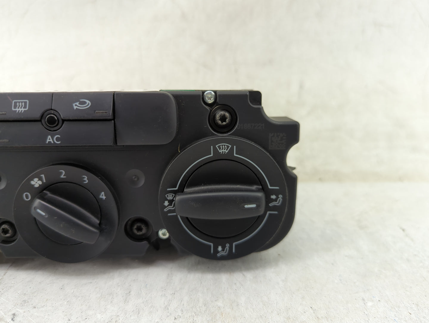 2009 Volkswagen Tiguan Climate Control Module Temperature AC/Heater Replacement P/N:1K1820047EQ 1K1820047, 1887221 Fits OEM 