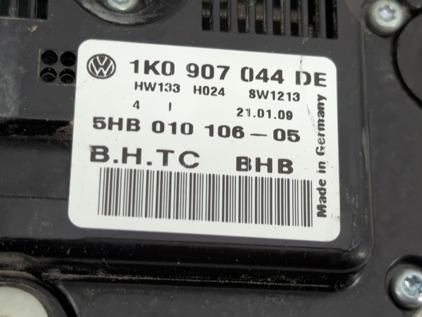 2009 Volkswagen Tiguan Climate Control Module Temperature AC/Heater Replacement P/N:1K0 907 044 DE Fits Fits 2006 2007 2008 