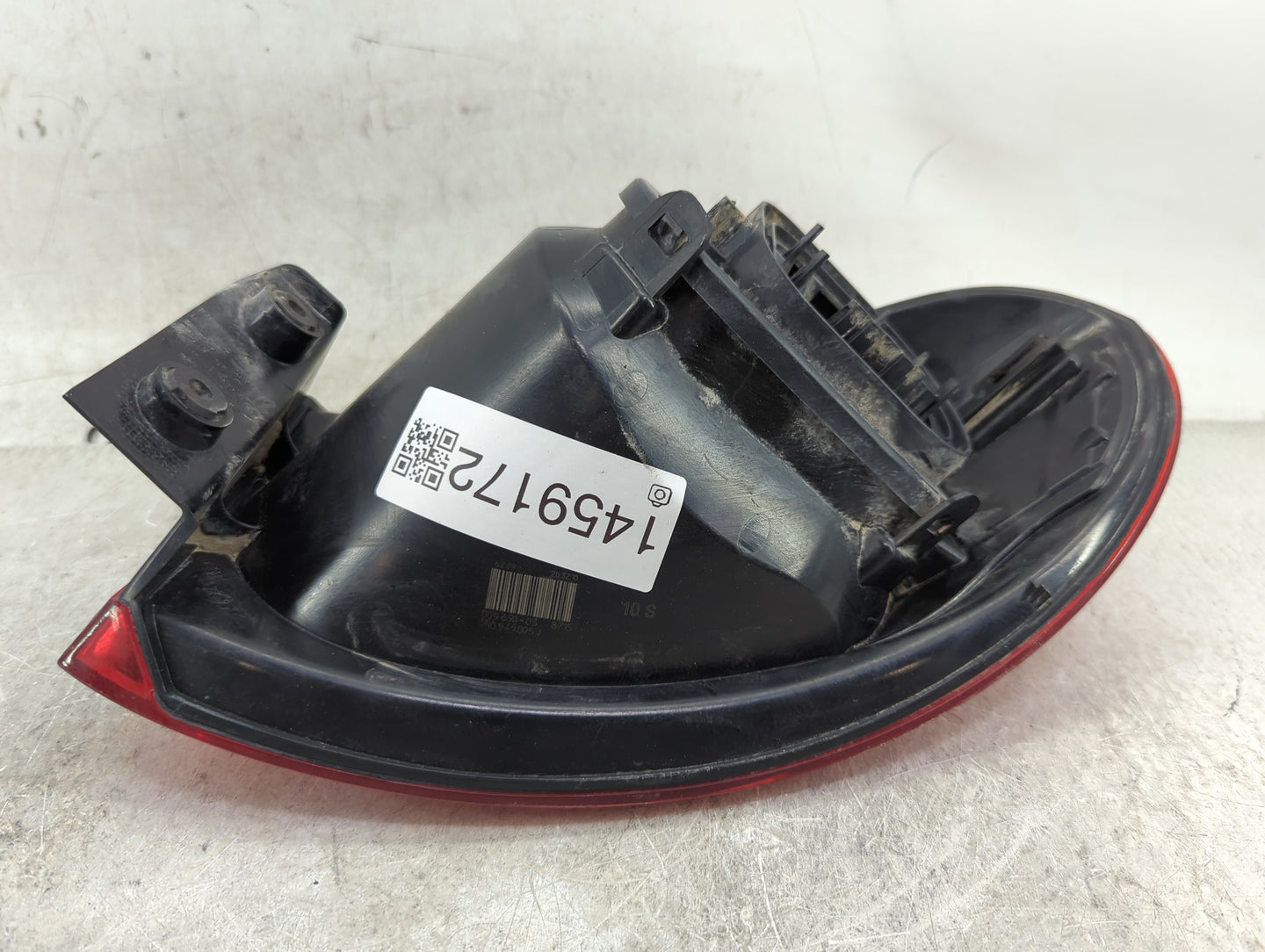 2009-2011 Volkswagen Tiguan Tail Light Assembly Driver Left OEM P/N:5N0945257C Fits Fits 2009 2010 2011 OEM Used Auto Parts 