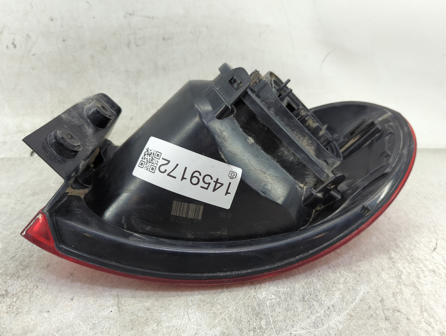 2009-2011 Volkswagen Tiguan Tail Light Assembly Driver Left OEM P/N:5N0945257C Fits Fits 2009 2010 2011 OEM Used Auto Parts 