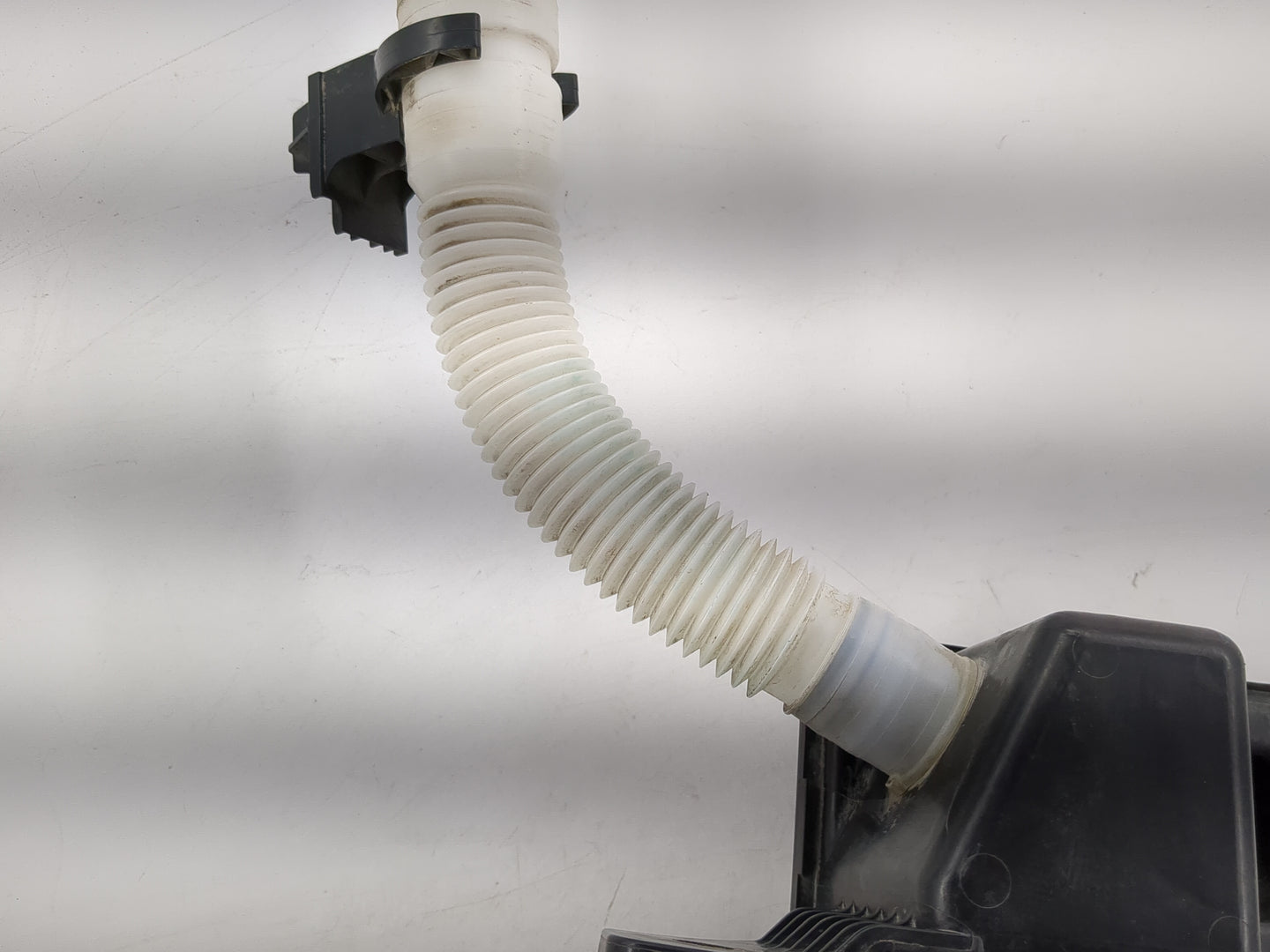 2009-2017 Volkswagen Tiguan Windshield Washer Fluid Reservoir Bottle Oem - Oemusedautoparts1.com
