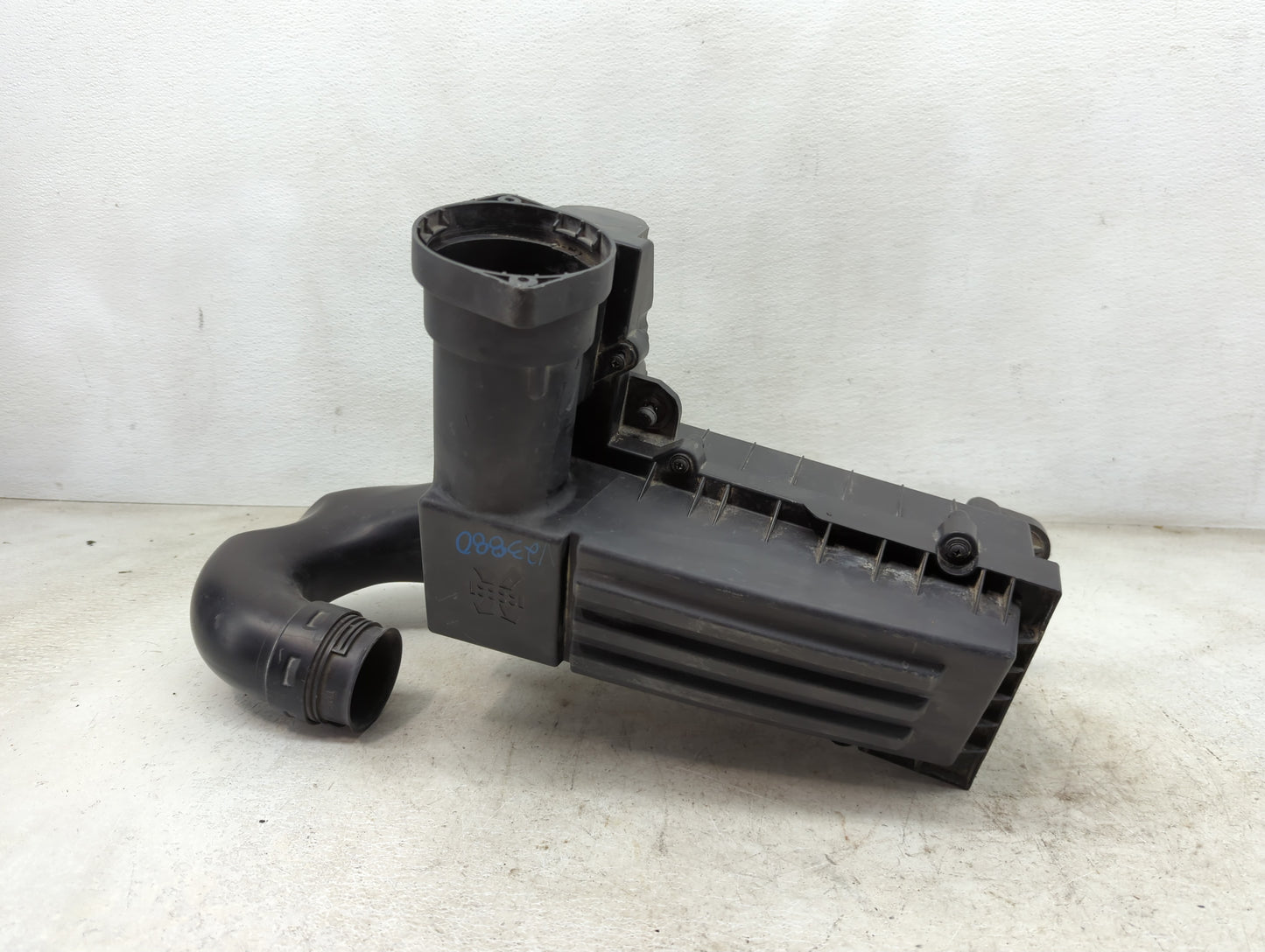 2009-2018 Volkswagen Tiguan Air Cleaner Intake-duct Hose Tube 1459840 - Oemusedautoparts1.com