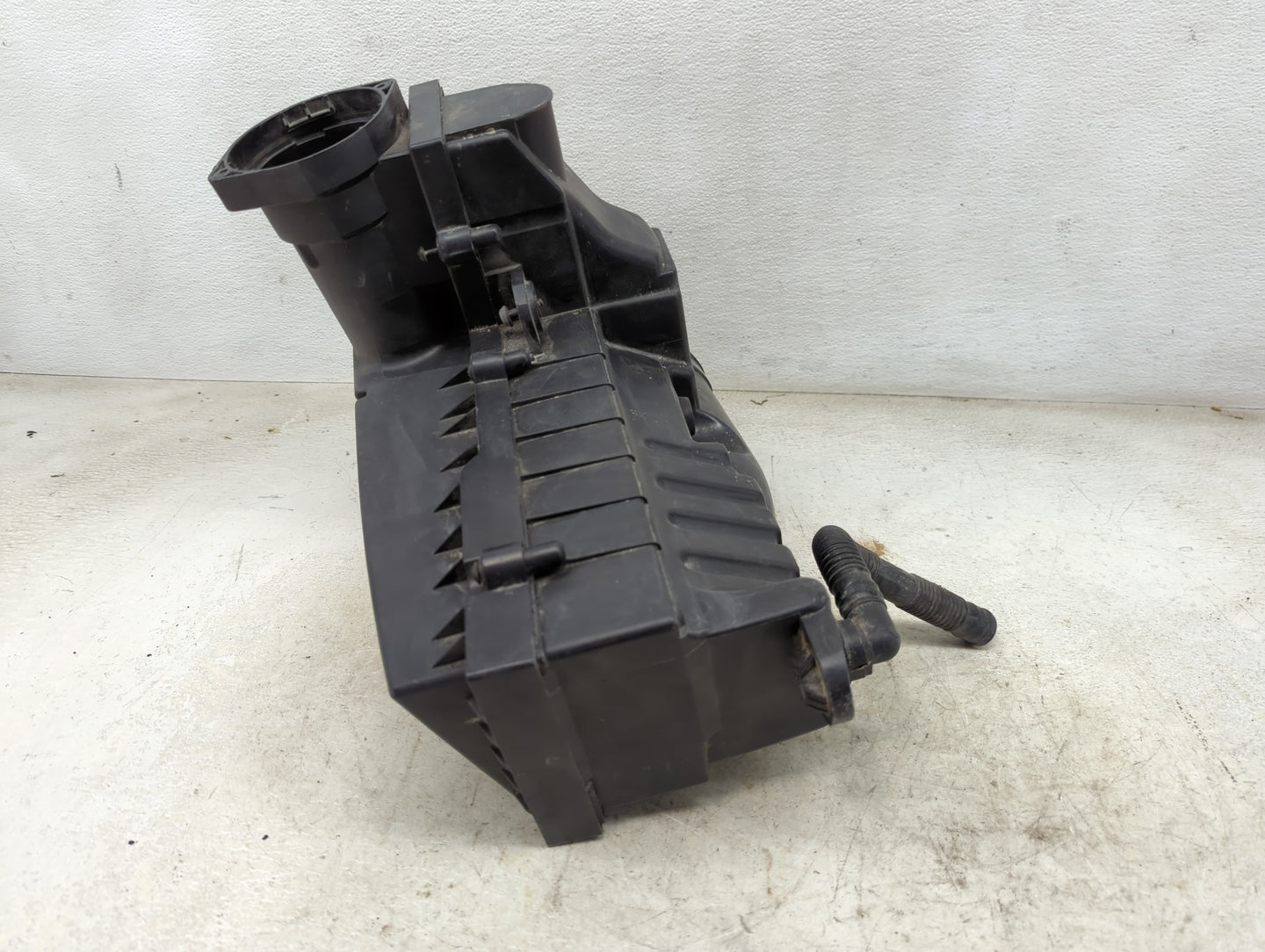 2009-2018 Volkswagen Tiguan Air Cleaner Intake-duct Hose Tube 1459840 - Oemusedautoparts1.com