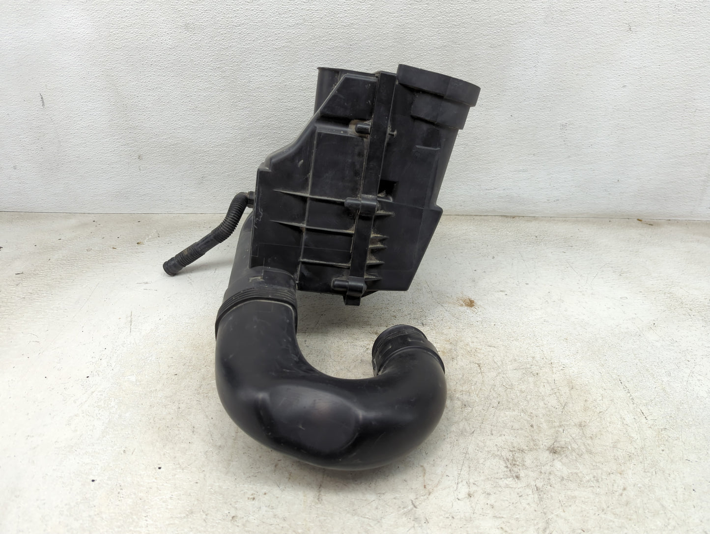 2009-2018 Volkswagen Tiguan Air Cleaner Intake-duct Hose Tube 1459840 - Oemusedautoparts1.com