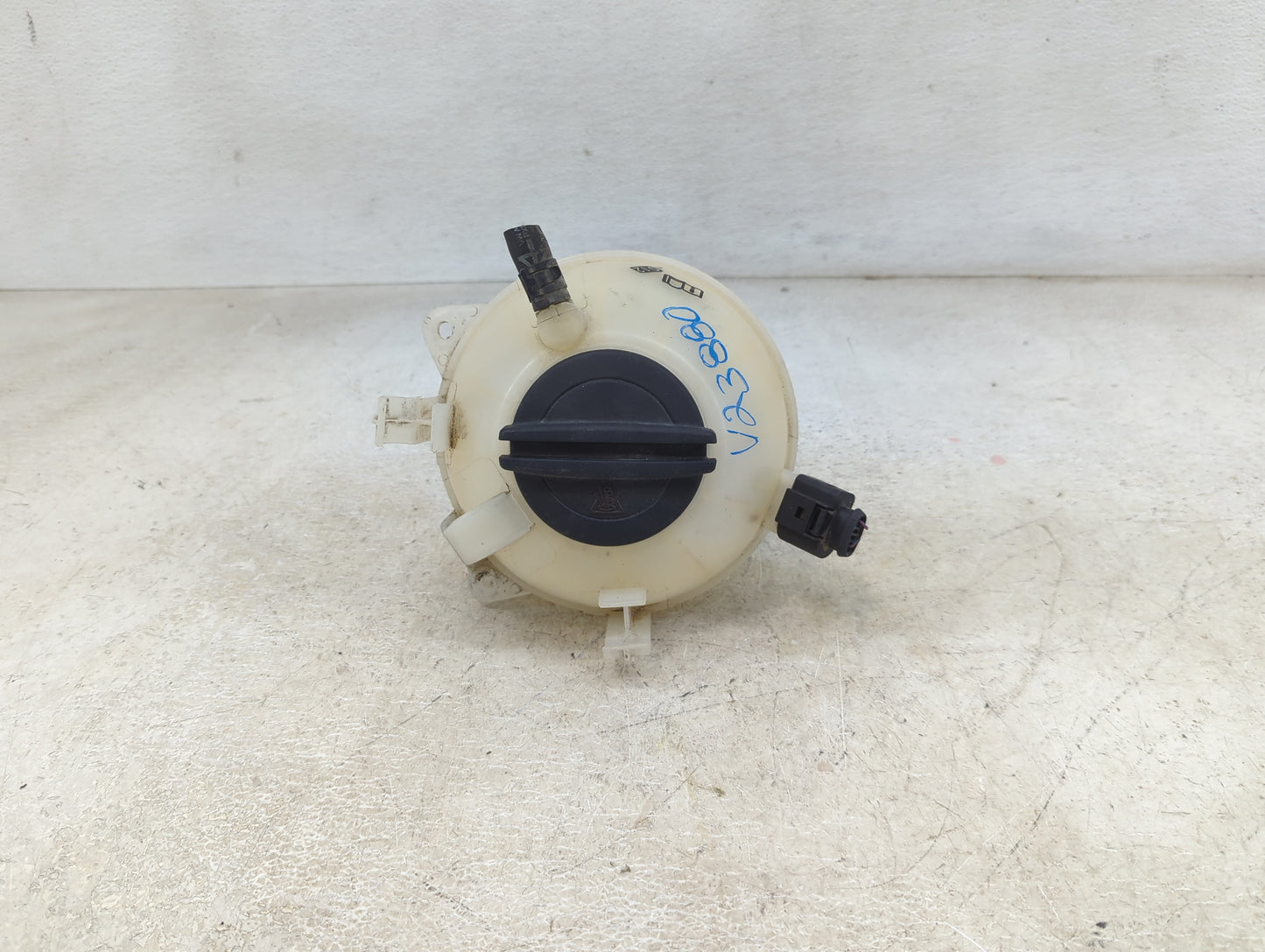 2009 Volkswagen Tiguan Radiator Coolant Overflow Expansion Tank Bottle 1460028 - Oemusedautoparts1.com