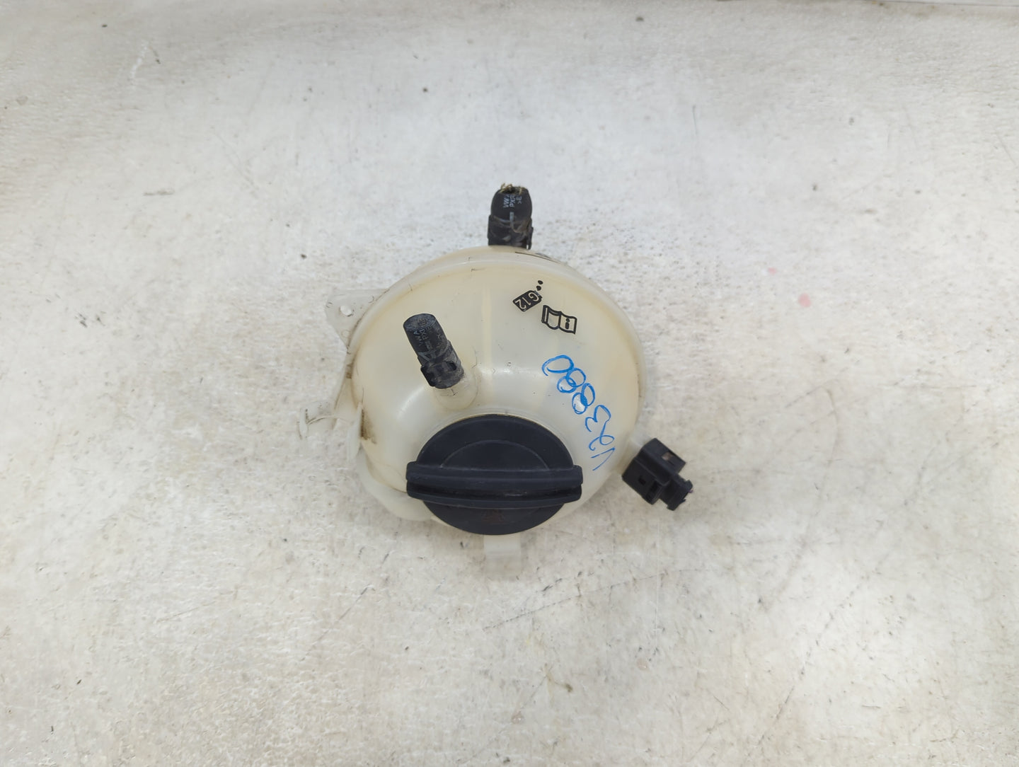 2009 Volkswagen Tiguan Radiator Coolant Overflow Expansion Tank Bottle 1460028 - Oemusedautoparts1.com