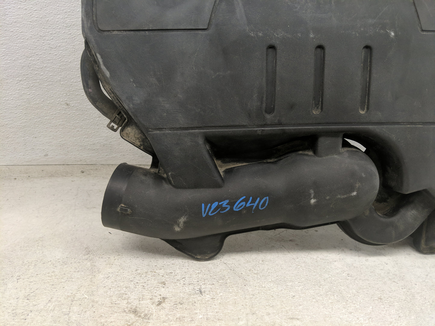 2009 Volkswagen Tiguan Engine Cover 1460308 - Oemusedautoparts1.com