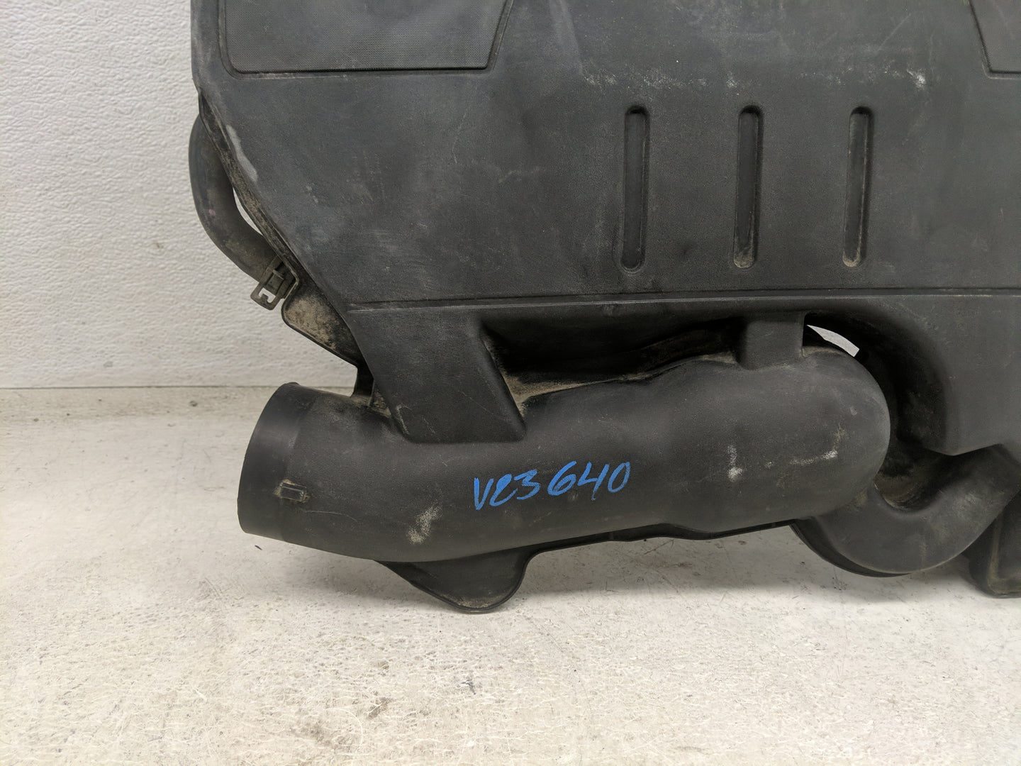 2009 Volkswagen Tiguan Engine Cover 1460308 - Oemusedautoparts1.com