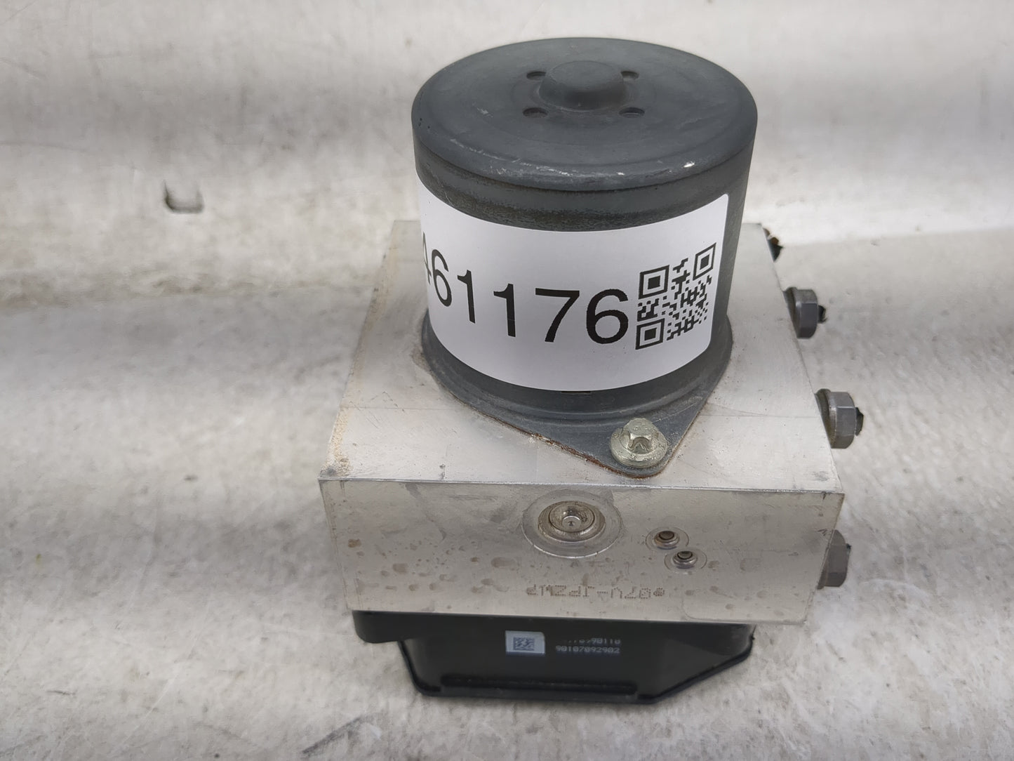 2009 Volkswagen Tiguan ABS Pump Control Module Replacement P/N:5N0 614 517 N Fits OEM Used Auto Parts - Oemusedautoparts1.co