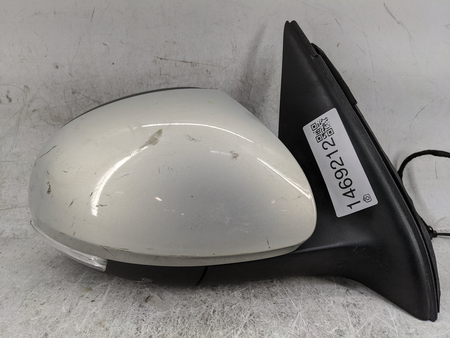 2009-2018 Volkswagen Tiguan Passenger Side View Mirror - Right Door Mirror OEM Used - Oemusedautoparts1.com