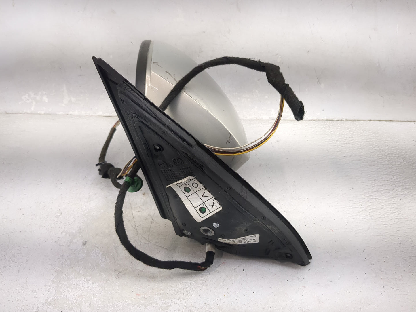 2009-2017 Volkswagen Tiguan Driver Side View Mirror - Left Door Mirror OEM Used - Oemusedautoparts1.com