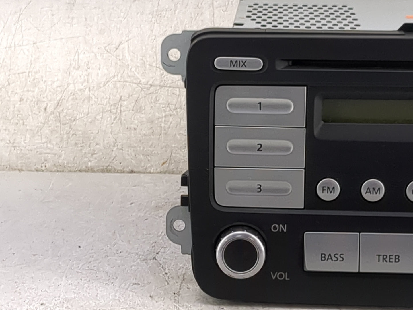 2009-2017 Volkswagen Tiguan Radio AM FM Cd Player Receiver Replacement P/N:1K0035161D 28159420 Fits OEM Used Auto Parts - Oe