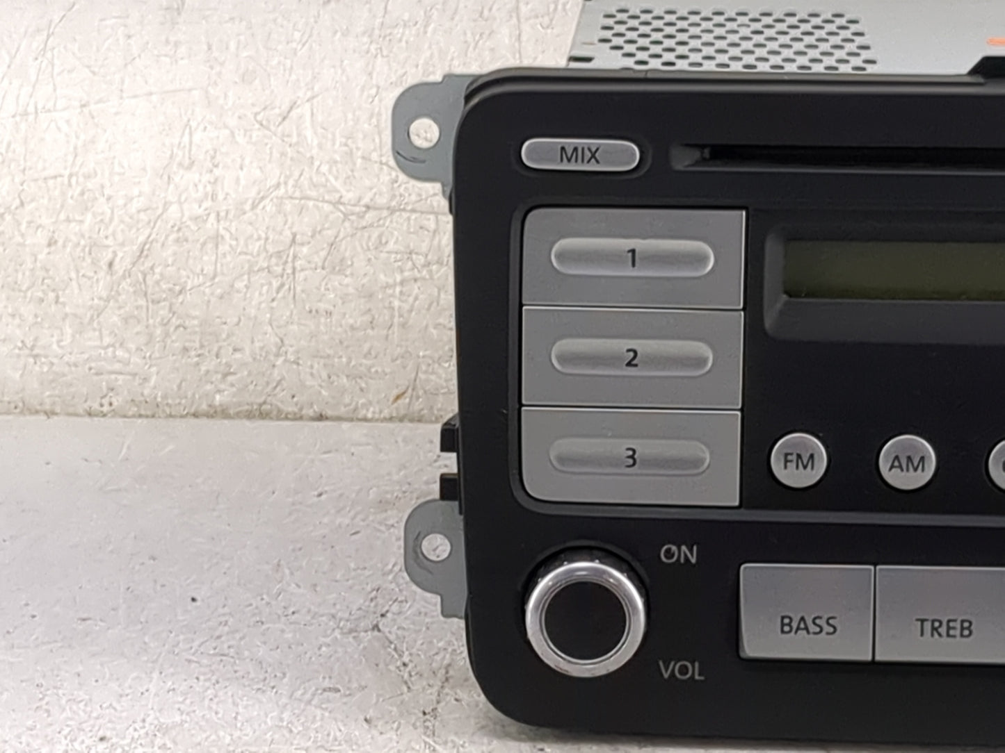 2009-2017 Volkswagen Tiguan Radio AM FM Cd Player Receiver Replacement P/N:1K0035161D 28159420 Fits OEM Used Auto Parts - Oe