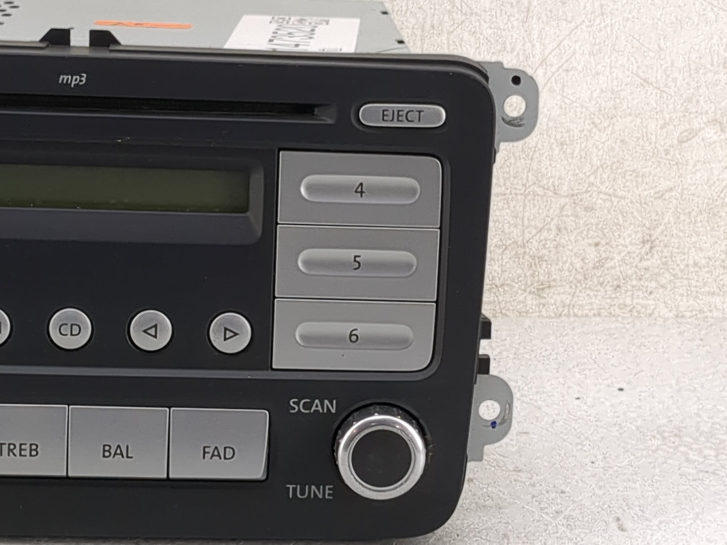 2009-2017 Volkswagen Tiguan Radio AM FM Cd Player Receiver Replacement P/N:1K0035161D 28159420 Fits OEM Used Auto Parts - Oe