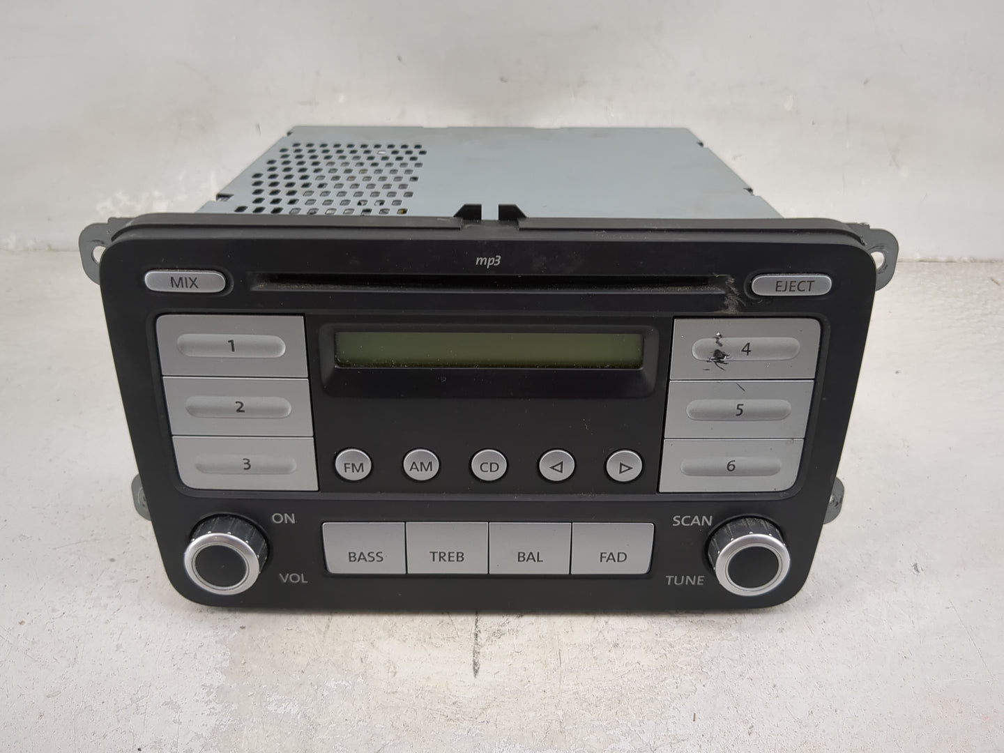 2009-2017 Volkswagen Tiguan Radio AM FM Cd Player Receiver Replacement P/N:1K0035161C 28088967 Fits OEM Used Auto Parts - Oe