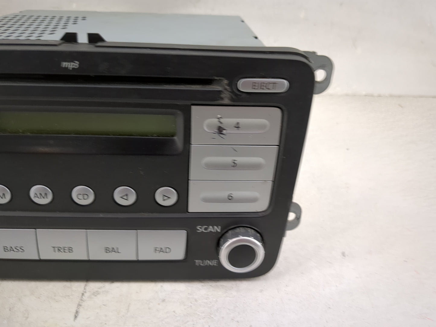 2009-2017 Volkswagen Tiguan Radio AM FM Cd Player Receiver Replacement P/N:1K0035161C 28088967 Fits OEM Used Auto Parts - Oe