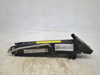 compare product 2009 Volkswagen Tiguan Spare Scissor Car Jack 1513223