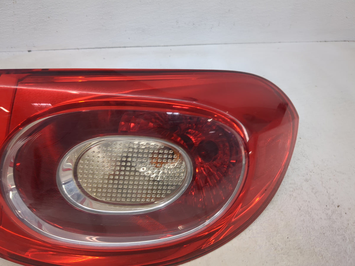 2009 Volkswagen Tiguan Passenger Right Side Deck Lid Mounted Tail Light 1513399 - Oemusedautoparts1.com
