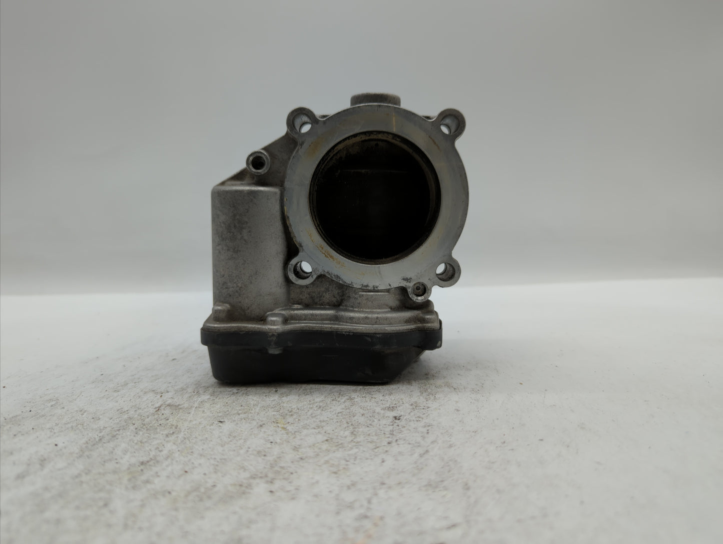 2009-2018 Volkswagen Tiguan Throttle Body P/N:06F 133 062 J Fits OEM Used Auto Parts - Oemusedautoparts1.com