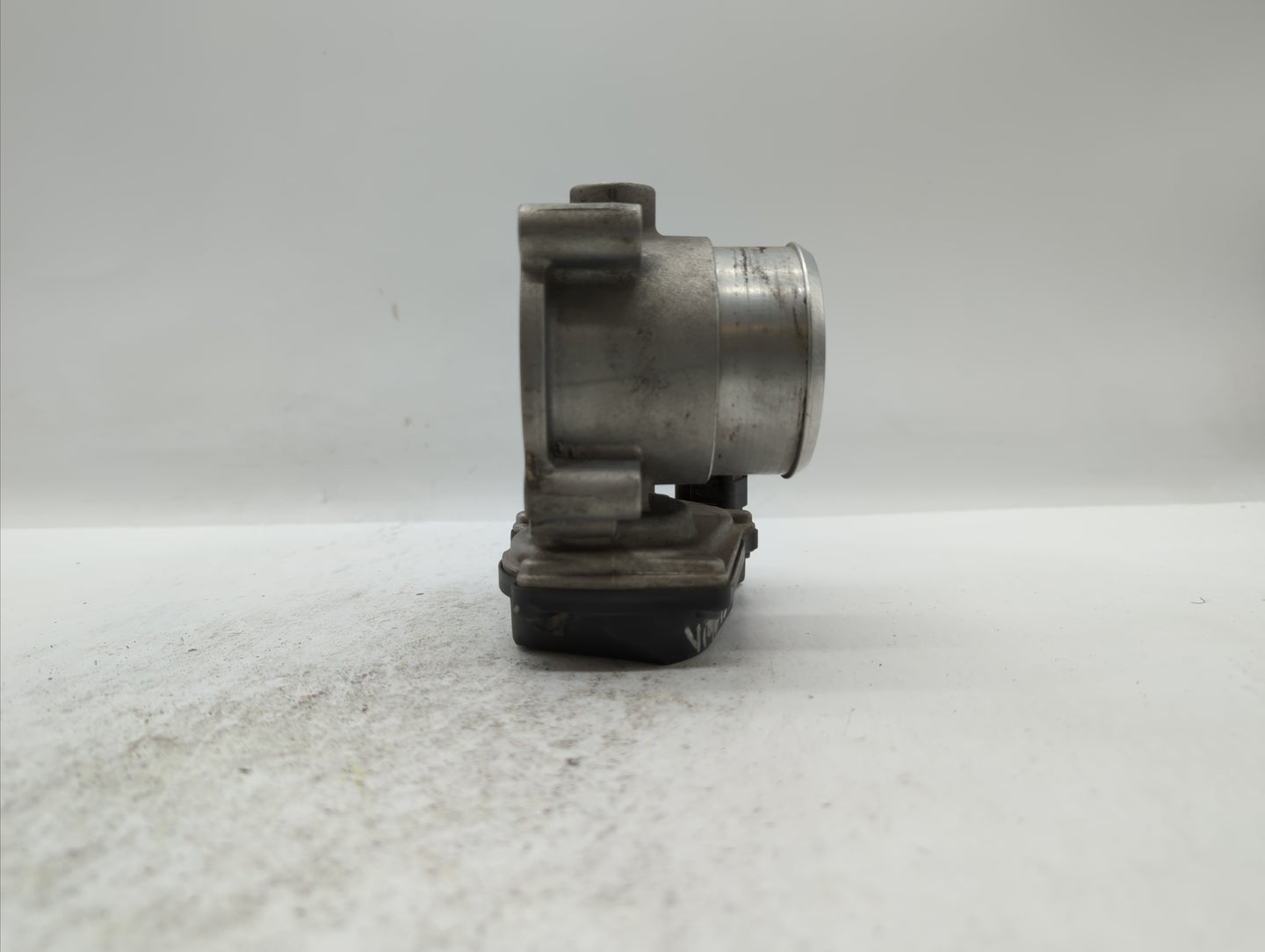 2009-2018 Volkswagen Tiguan Throttle Body P/N:06F 133 062 J Fits OEM Used Auto Parts - Oemusedautoparts1.com