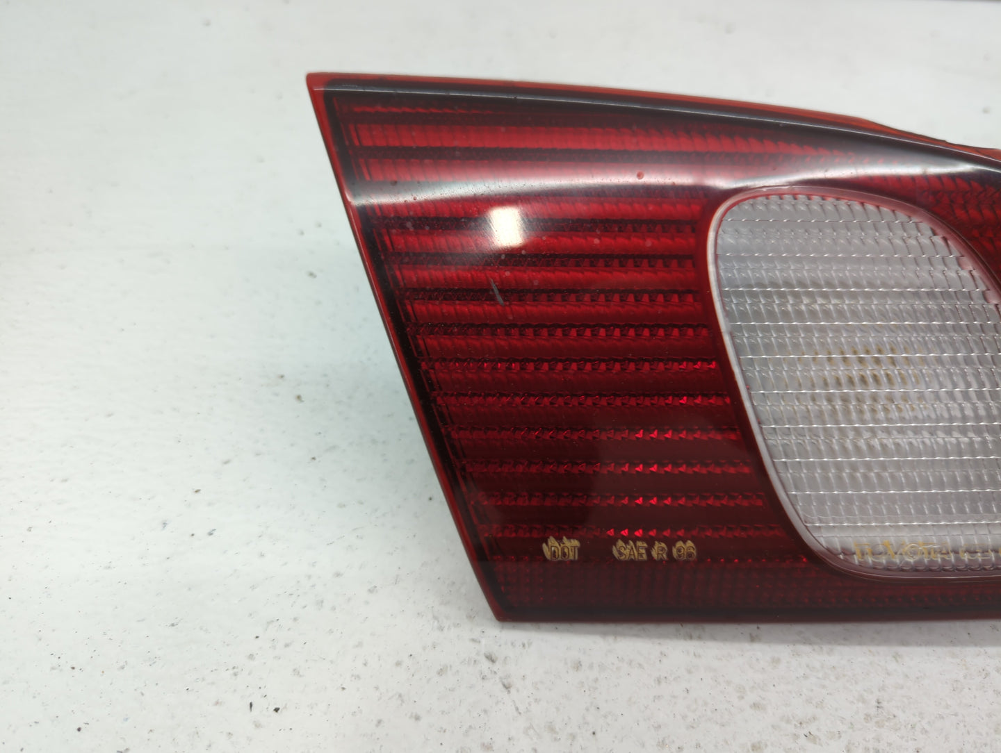 2009-2011 Volkswagen Tiguan Tail Light Assembly Driver Left OEM P/N:5N0 945 257 C 5N0 945 095 J Fits Fits 2009 2010 2011 OEM