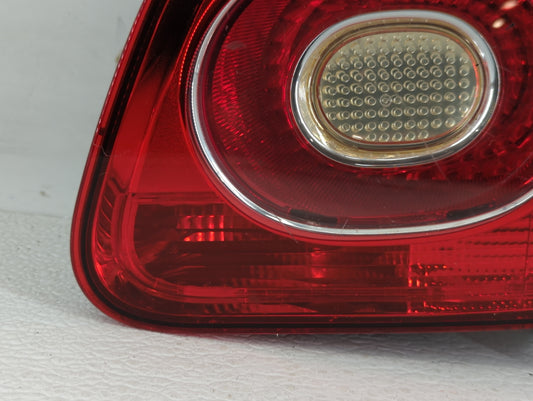 2009-2011 Volkswagen Tiguan Tail Light Assembly Passenger Right OEM P/N:5N0945094B 5N0 945 094 B Fits Fits 2009 2010 2011 OEM Used Auto Parts