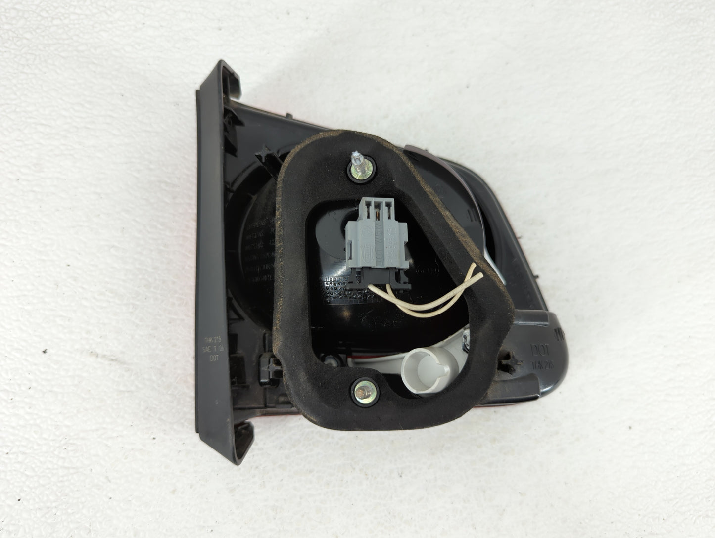 2009-2011 Volkswagen Tiguan Tail Light Assembly Passenger Right OEM P/N:5N0945094B 5N0 945 094 B Fits Fits 2009 2010 2011 OE