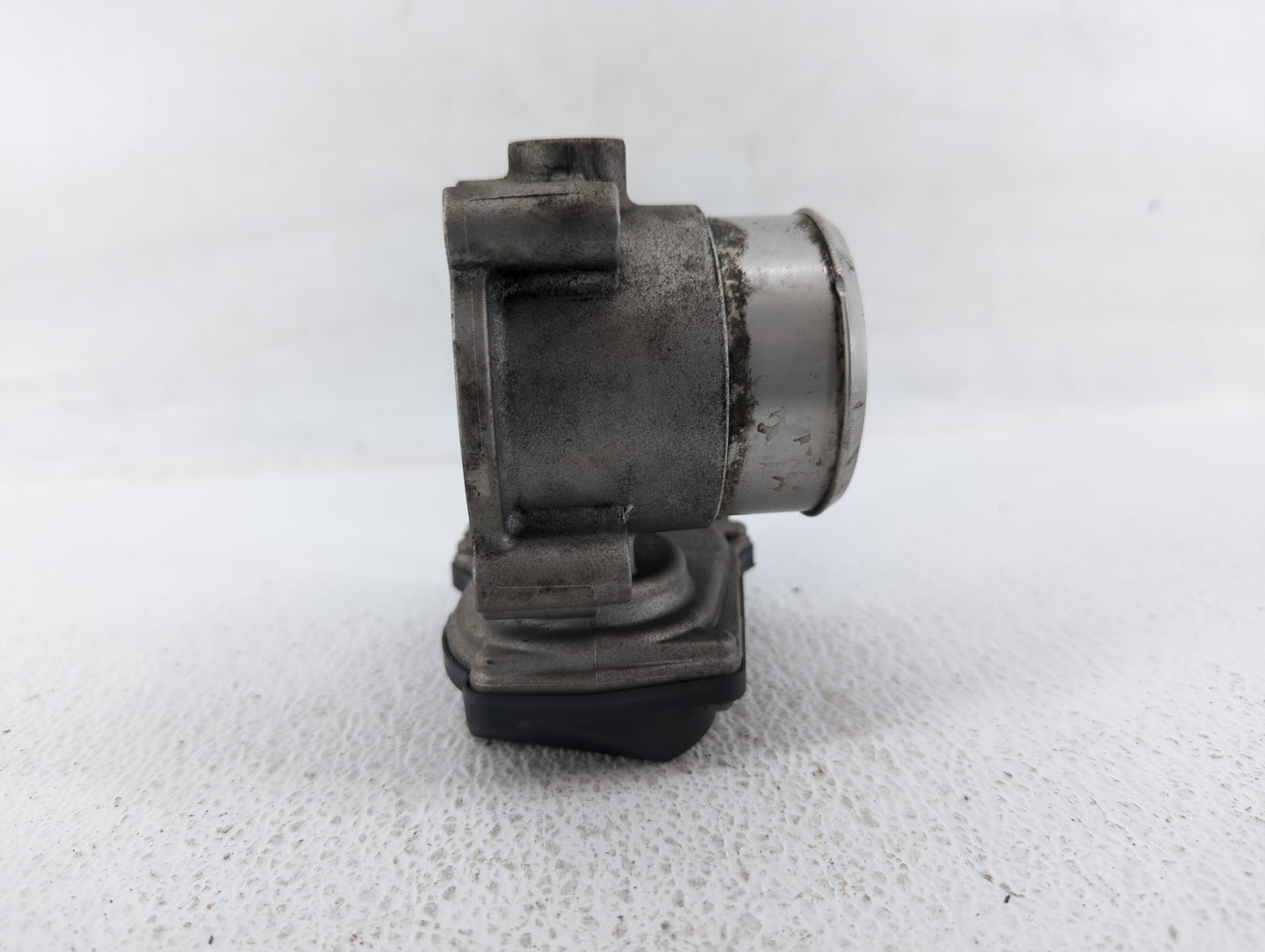 2009-2018 Volkswagen Tiguan Throttle Body P/N:06F 133 062 G Fits OEM Used Auto Parts - Oemusedautoparts1.com