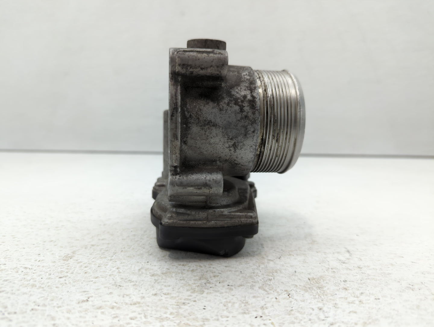 2009-2018 Volkswagen Tiguan Throttle Body P/N:06F 133 062 J Fits OEM Used Auto Parts - Oemusedautoparts1.com